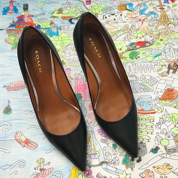 Coach Pumps - Picture 2 of 10